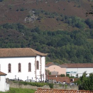 Église, trinquet et fronton de St Martin d'Arrossa